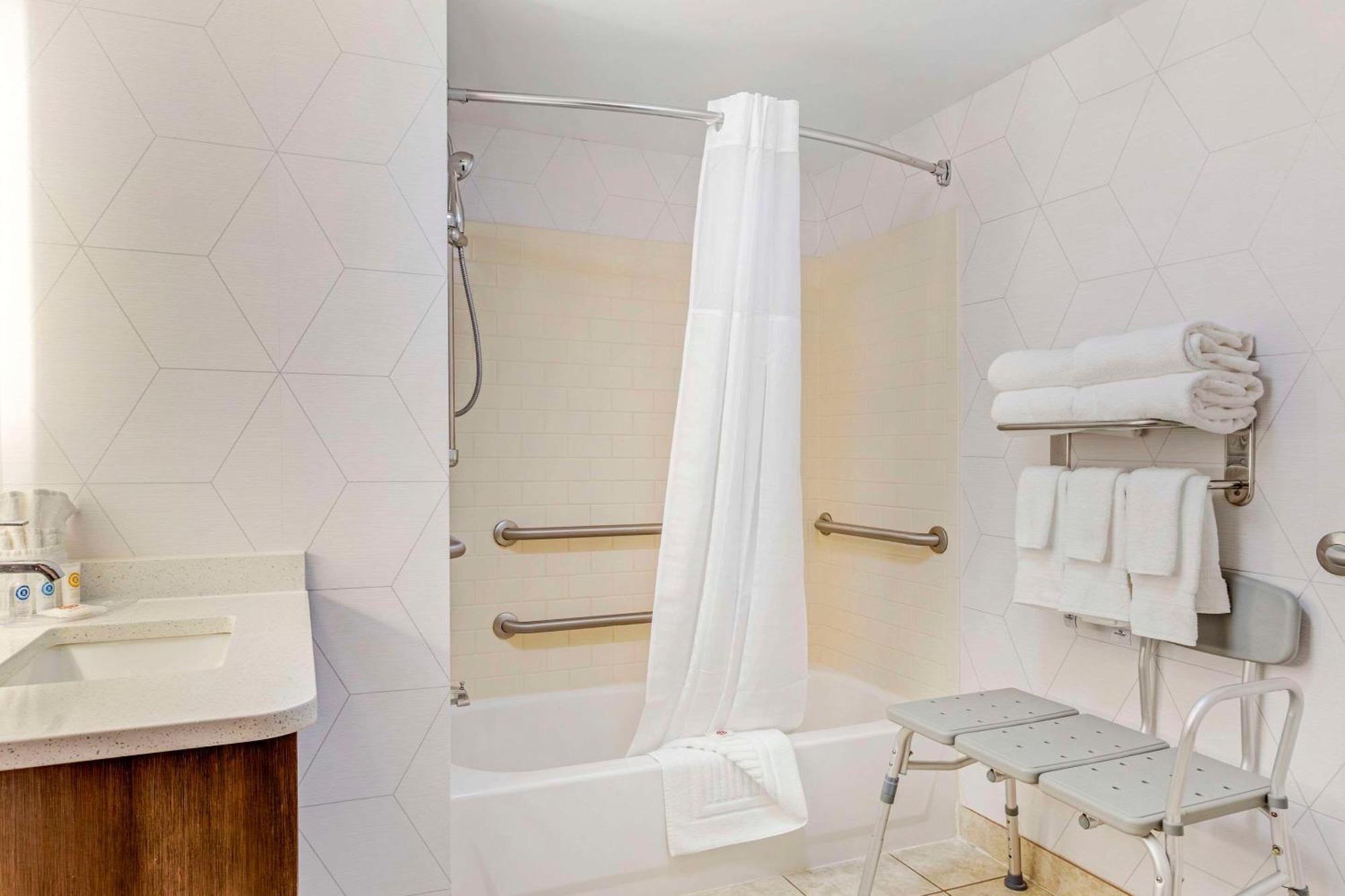 Comfort Suites Whitsett - Greensboro East Kültér fotó