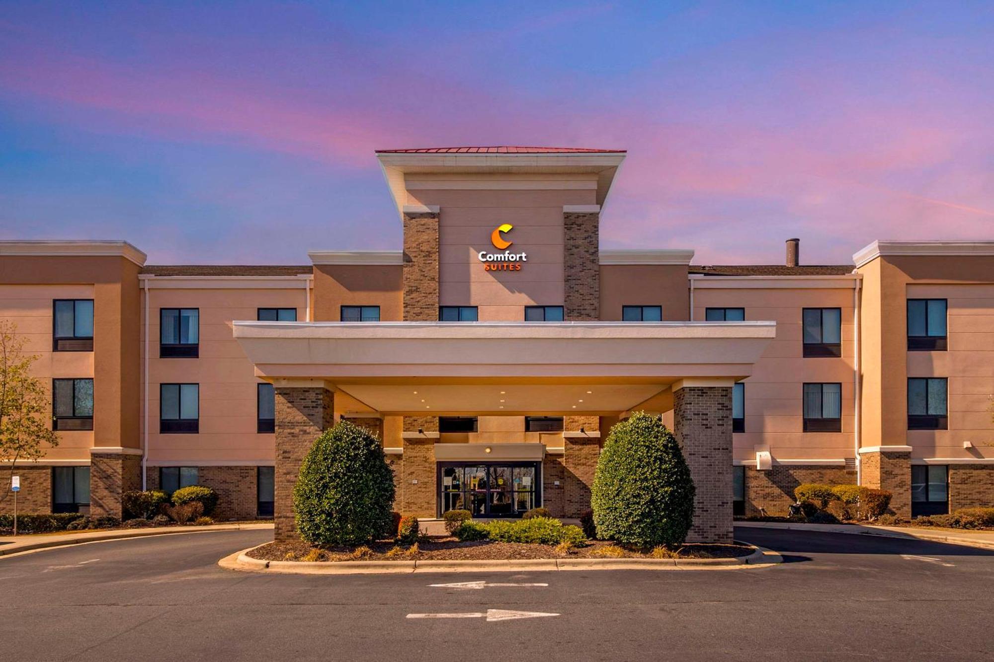 Comfort Suites Whitsett - Greensboro East Kültér fotó