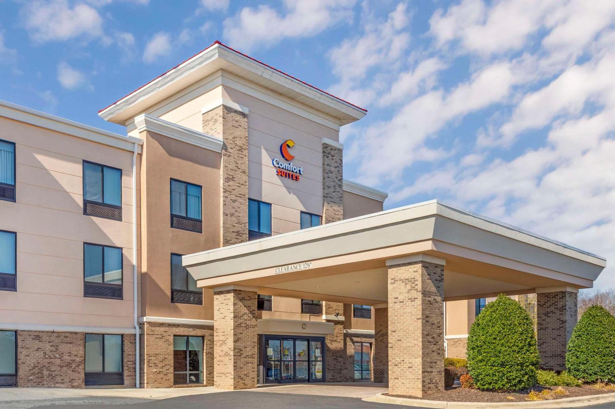 Comfort Suites Whitsett - Greensboro East Kültér fotó