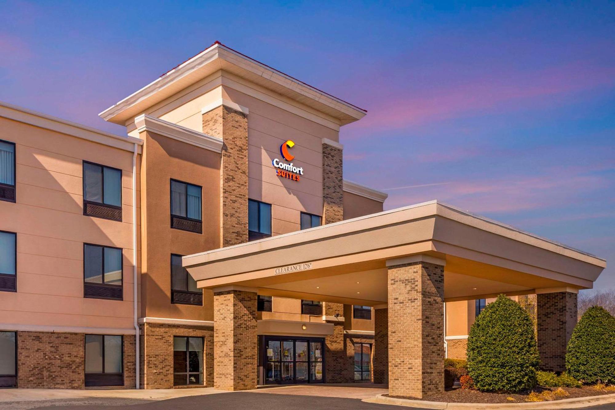 Comfort Suites Whitsett - Greensboro East Kültér fotó