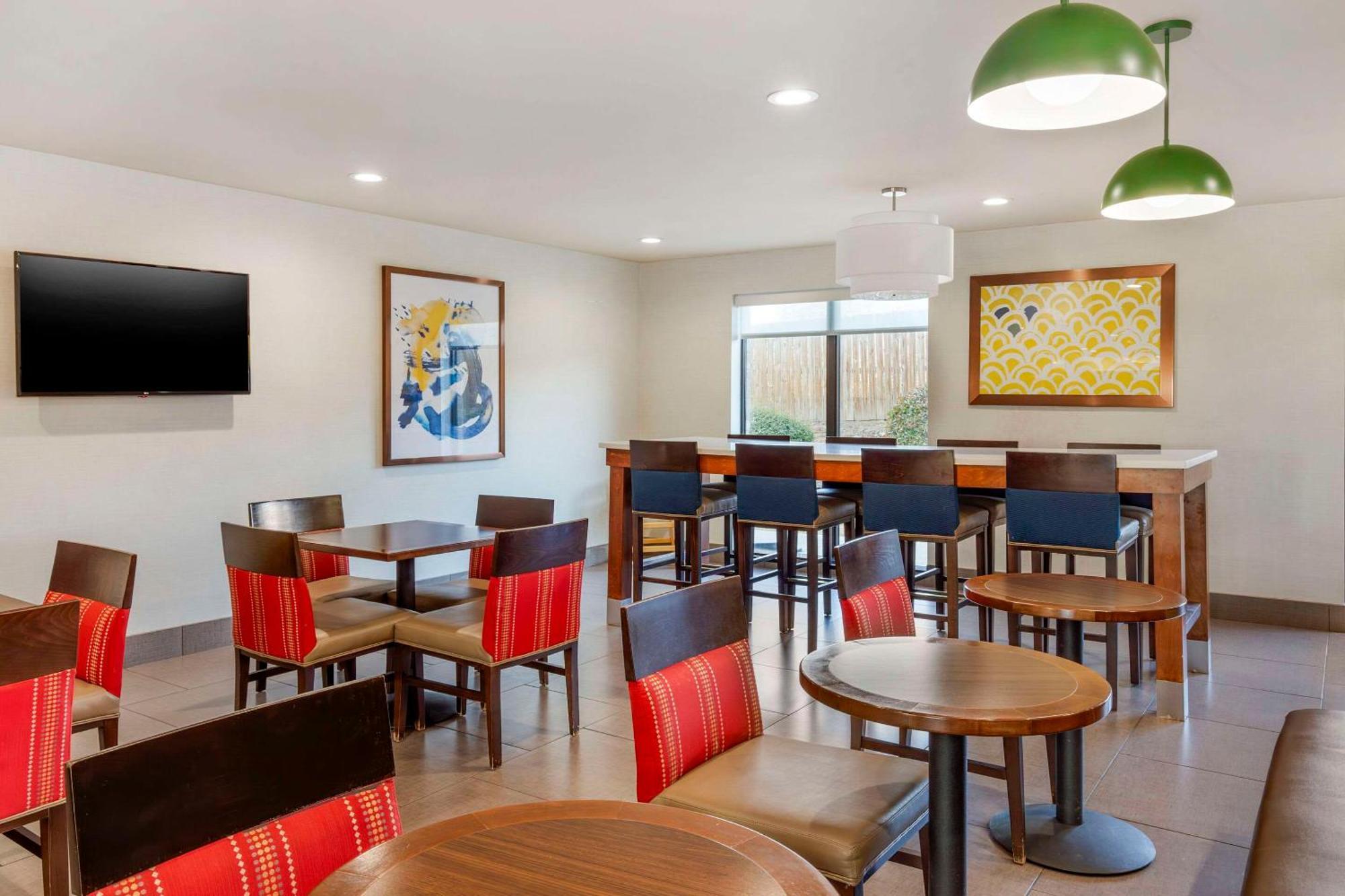 Comfort Suites Whitsett - Greensboro East Kültér fotó