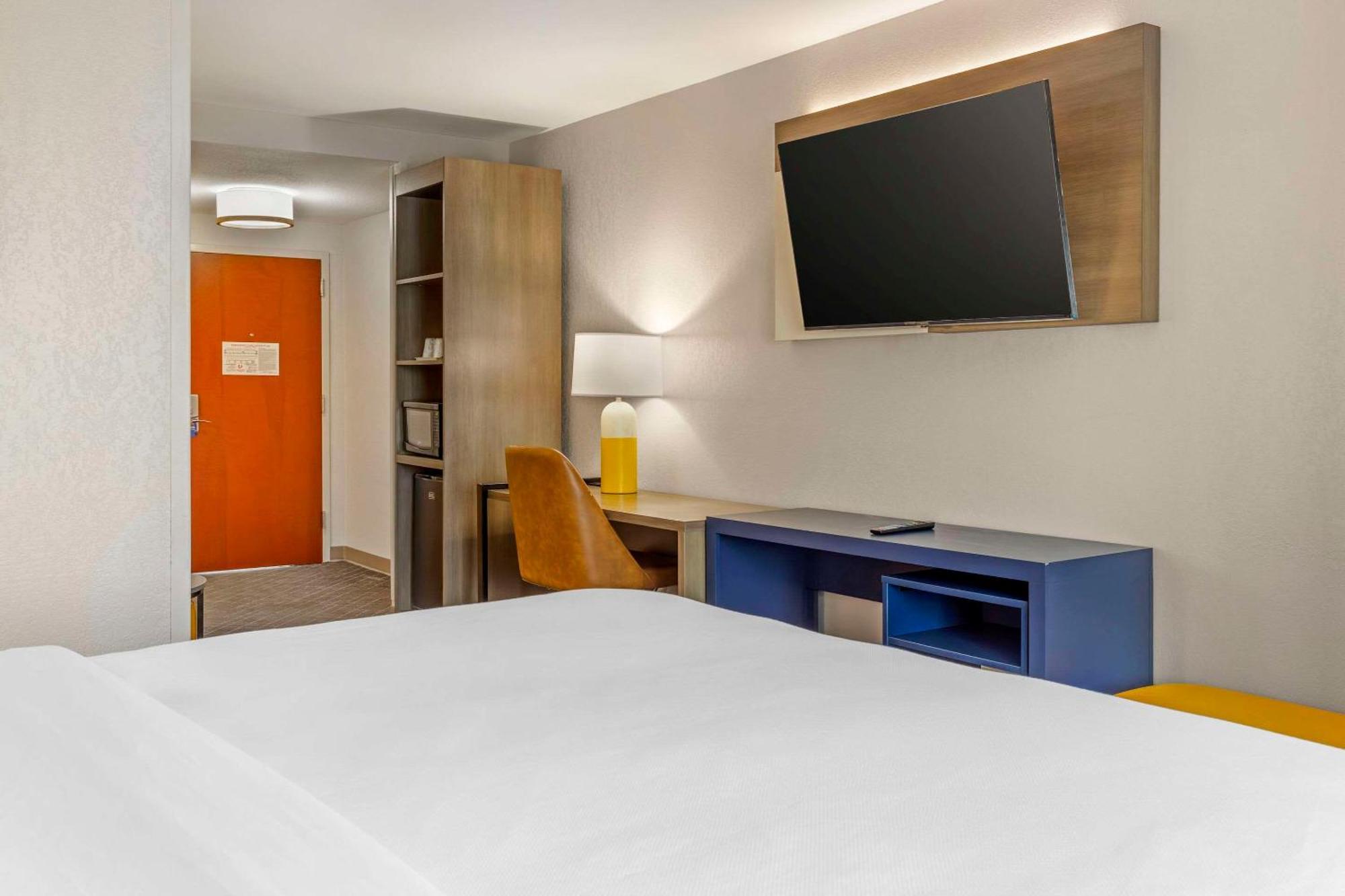 Comfort Suites Whitsett - Greensboro East Kültér fotó