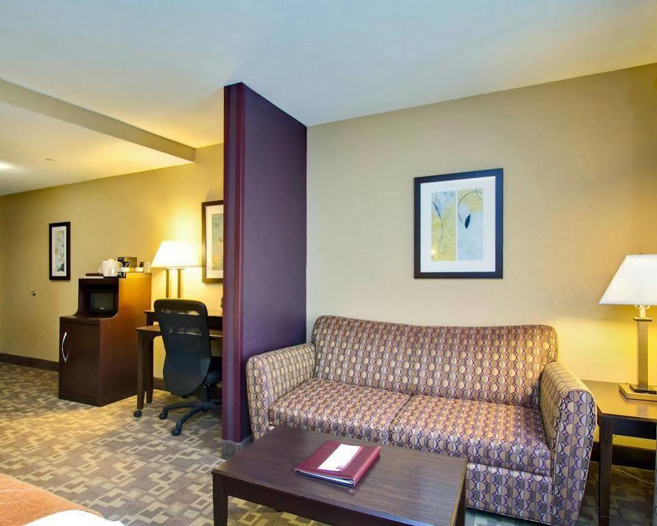 Comfort Suites Whitsett - Greensboro East Kültér fotó